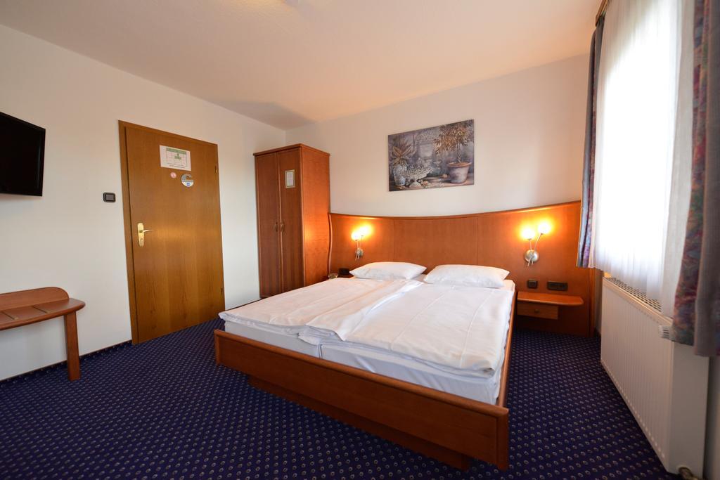 Trollinger Hof Hotel Bad Oeynhausen Exterior foto