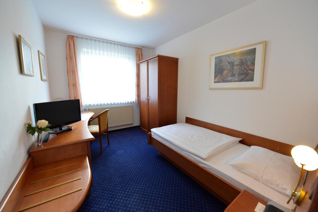 Trollinger Hof Hotel Bad Oeynhausen Exterior foto